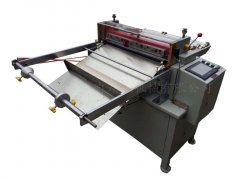 如何清洗壓花機表麵上的雜質？